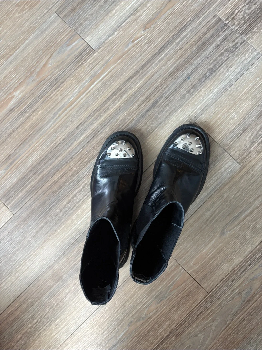 Alexander McQueen Black Leather Chelsea Boots with Silver Studded Toe Caps